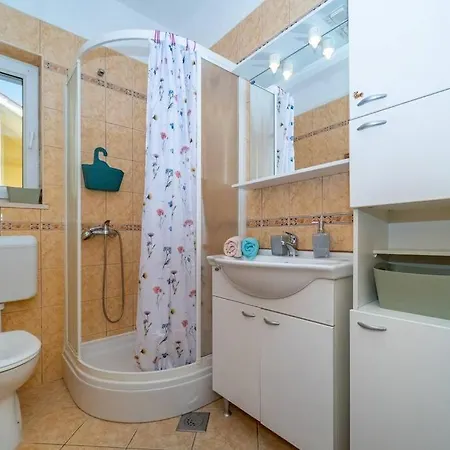 Adriatic Sea View Penthouse With Parking - 5 Min Walk To Coast *